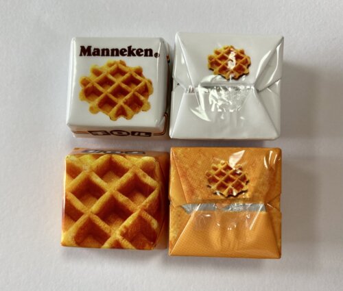チロルチョコのマネケンベルギーワッフルのパッケージ